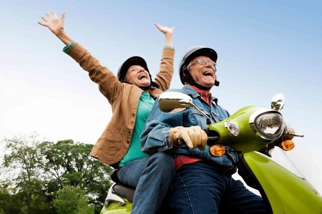 веселая старость на скутере